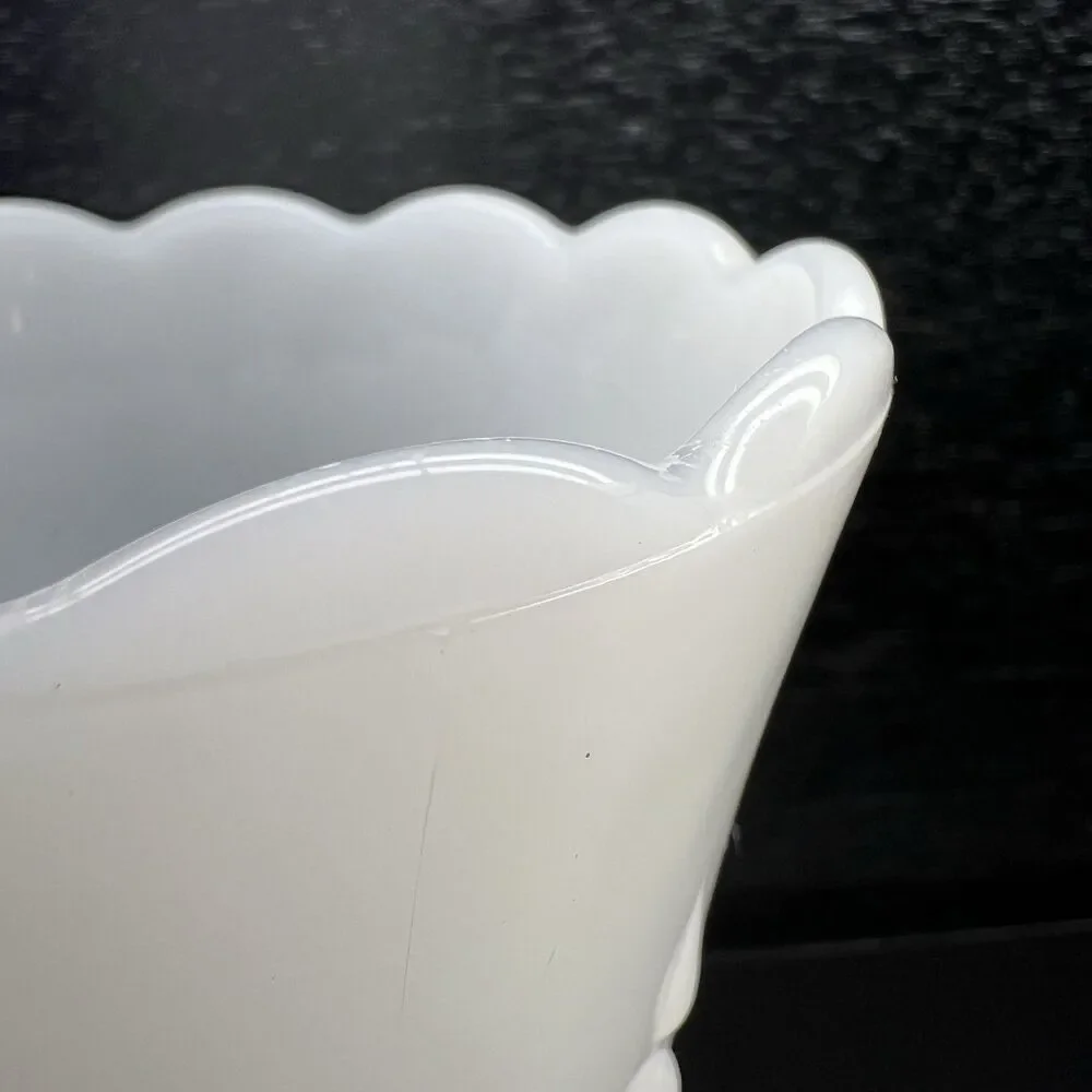 Vintage Anchor Hocking Teardrop & Pearl Scalloped Milk Glass Flower Vase 7